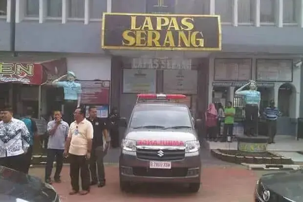 Warga Cilegon Sambut Mantan Wali Kota Dengan Iringan Rebana