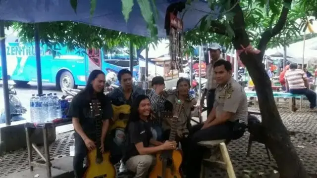 Musisi Poris Siap Ciptakan Terminal Poris Plawad Kondusif Bersama Pihak Kepolisian Musisi Poris Siap Ciptakan Terminal Poris Plawad Kondusif Bersama Pihak Kepolisian