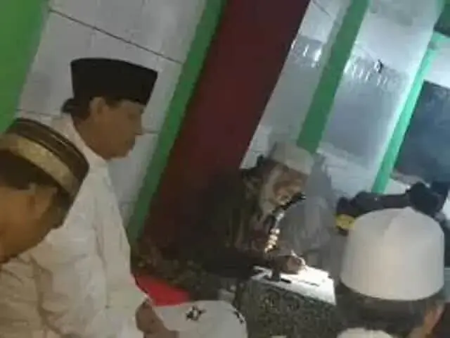 Abuya Muhtadi Restui Wahidin Halim Maju Jadi Gubernur Banten, Demi Kemajuan Banten Abuya Muhtadi Restui Wahidin Halim Maju Jadi Gubernur Banten, Demi Kemajuan Banten