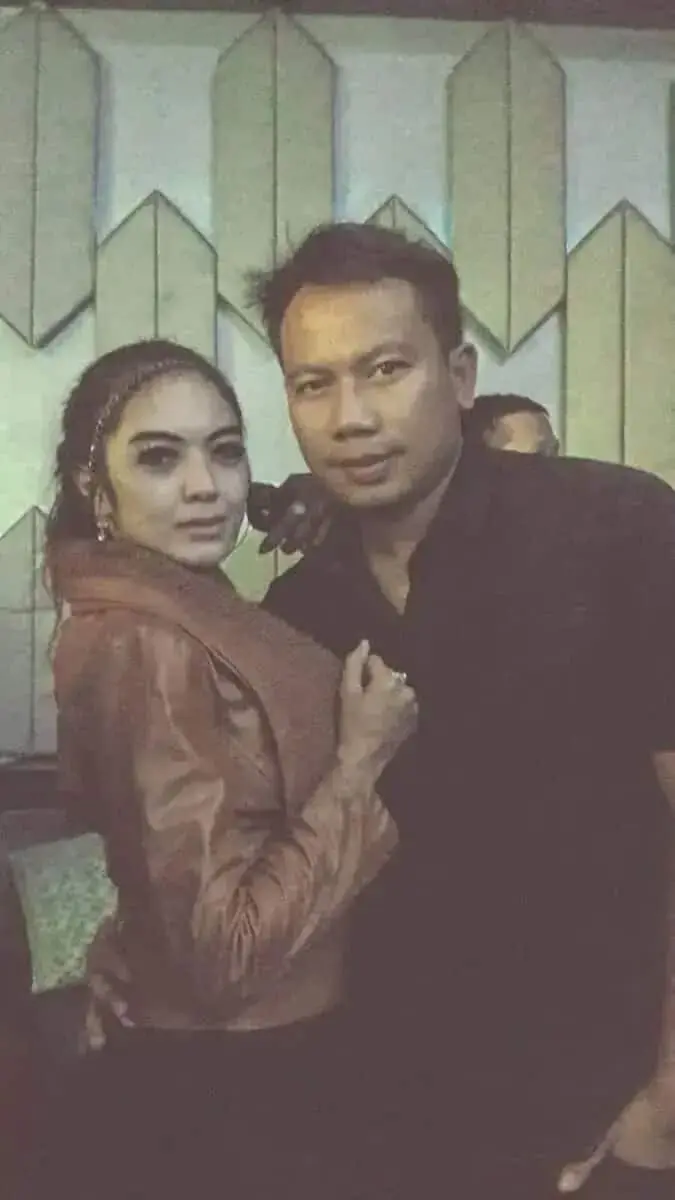 Model Nez Natadiningrat Kekasih Baru Vicky Prsetyo? Model Nez Natadiningrat Kekasih Baru Vicky Prsetyo?