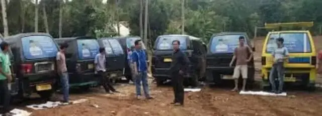 Stiker Gambar WH Ramaikan Mobil Angkot Serang Stiker Gambar WH Ramaikan Mobil Angkot Serang