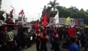 Mogok Nasional, Seribu Buruh Duduki di Kantor DPRD Kota Tangerang Mogok Nasional, Seribu Buruh Duduki di Kantor DPRD Kota Tangerang