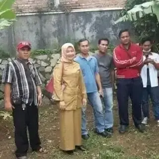 Kepala Desa Cirarab Galang Pemuda dan PT LG Elektronik Bangun Lingkungan Bersih dan Asri Kepala Desa Cirarab Galang Pemuda dan PT LG Elektronik Bangun Lingkungan Bersih dan Asri