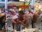 Pesta Wine Warnai Pengunjung di Summarecon Mall Serpong Pesta Wine Warnai Pengunjung di Summarecon Mall Serpong