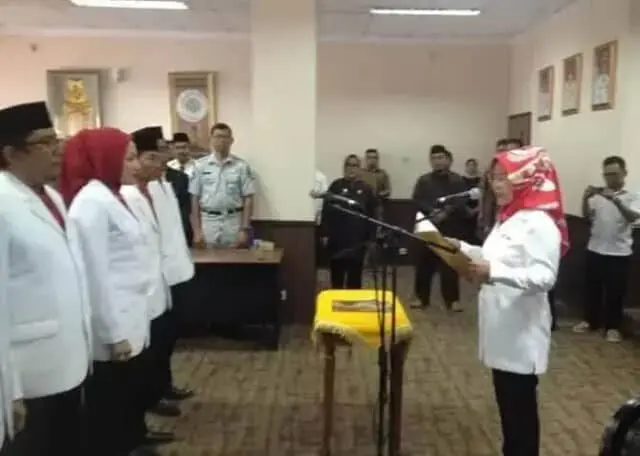 Ratu Tatu Chasanah Lantik Adde Rosi Sebagai Ketua PMI Kota Serang Ratu Tatu Chasanah Lantik Adde Rosi Sebagai Ketua PMI Kota Serang
