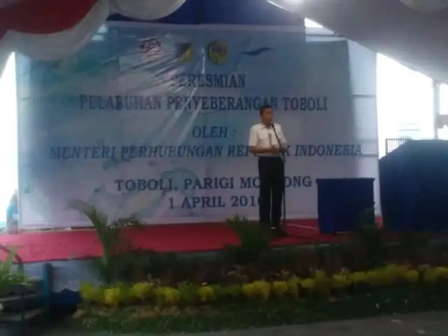 Ignasius Jonan Resmikan Pelabuhan Pelayaran Toboli Sulawesi Tengah Ignasius Jonan Resmikan Pelabuhan Pelayaran Toboli Sulawesi Tengah