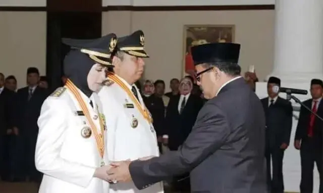 Airin-Benyamin Resmi Pimpin Kota Tangerang Selatan Untuk Periode Kedua Airin-Benyamin Resmi Pimpin Kota Tangerang Selatan Untuk Periode Kedua