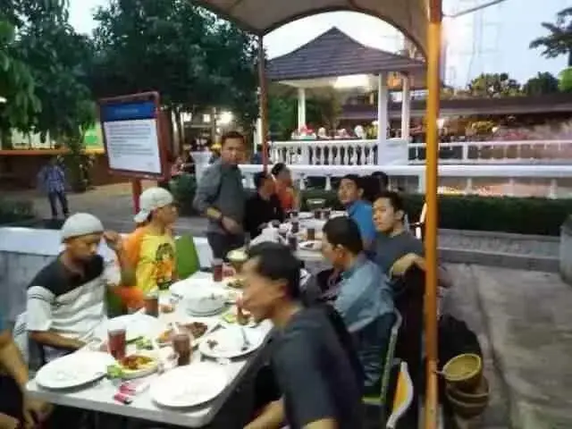 Selama 15 Tahun Komunitas Bale Kambang Rutin Gelar Buka Puasa Bersama Selama 15 Tahun Komunitas Bale Kambang Rutin Gelar Buka Puasa Bersama