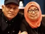 AKU MELIHATMU: Puisi KH Mustofa Bisri Sebelum Sang Istri Wafat AKU MELIHATMU: Puisi KH Mustofa Bisri Sebelum Sang Istri Wafat