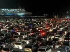 Ribuan Kendaraan Antri Menyeberang Merak-Bakauheni