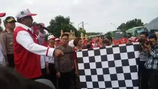 Gubernur Banten Rano Karno Lepas 80 Bus Mudik Gratis Gubernur Banten Rano Karno Lepas 80 Bus Mudik Gratis
