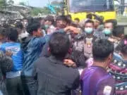 Pembongkaran Bangunan Liar di Cilegon Ricuh Pembongkaran Bangunan Liar di Cilegon Ricuh