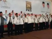 Deklarasi PKS Perkuat Pasangan WH-Andika Jadi Gubernur dan Wakil Gubernur Banten Deklarasi PKS Perkuat Pasangan WH-Andika Jadi Gubernur dan Wakil Gubernur Banten