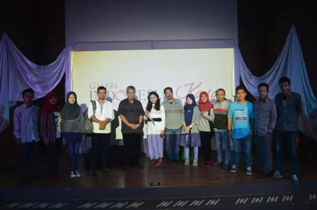 Aroma Eksistensialisme dan Absurditas dalam Pentas Teater “Perempuan Pembunuh Tuhan” Aroma Eksistensialisme dan Absurditas dalam Pentas Teater “Perempuan Pembunuh Tuhan”
