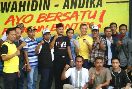 Euforia Warga Kota Tangerang Menyambut WH-Andika Sebagai Calon Pemimpin Banten Euforia Warga Kota Tangerang Menyambut WH-Andika Sebagai Calon Pemimpin Banten