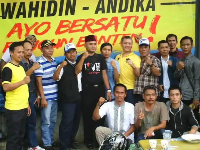 Euforia Warga Kota Tangerang Menyambut WH-Andika Sebagai Calon Pemimpin Banten Euforia Warga Kota Tangerang Menyambut WH-Andika Sebagai Calon Pemimpin Banten