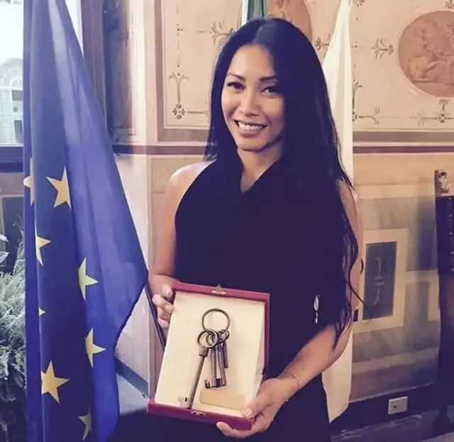 Anggun C Sasmi Orang Asia Pertama Raih Penghargaan di Italia Anggun C Sasmi Orang Asia Pertama Raih Penghargaan di Italia