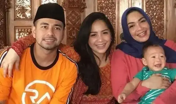 Ibunda Nagita Slavina Jatuh Sakit Disinyalir Karena Isu Perselingkuhan Raffi Ahmad Ibunda Nagita Slavina Jatuh Sakit Disinyalir Karena Isu Perselingkuhan Raffi Ahmad