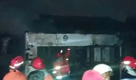 Kios Bensin Eceran di Pagedangan Meledak, Membakar Satu Keluarga Kios Bensin Eceran di Pagedangan Meledak, Membakar Satu Keluarga