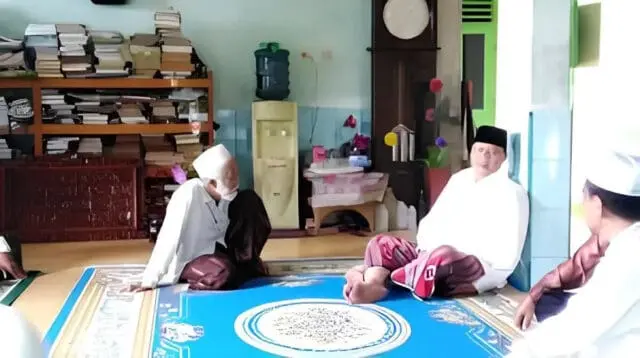 Abuya Muhtadi Dimyati Tegaskan Dukung Wahidin Halim di Pilgub Banten Abuya Muhtadi Dimyati Tegaskan Dukung Wahidin Halim di Pilgub Banten