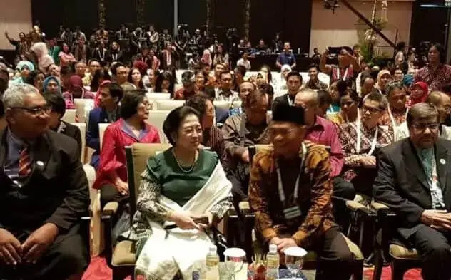 Satu Menit Saja Cukup, Kata Megawati Satu Menit Saja Cukup, Kata Megawati