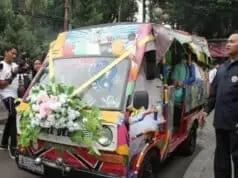 Menikah Lagi, Jono Ajak Istri dan Keluarga Naik Odong-odong Menikah Lagi, Jono Ajak Istri dan Keluarga Naik Odong-odong