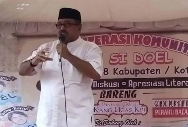 Rano Karno Jalin Keakraban Bersama Komunitas Buku Si Doel