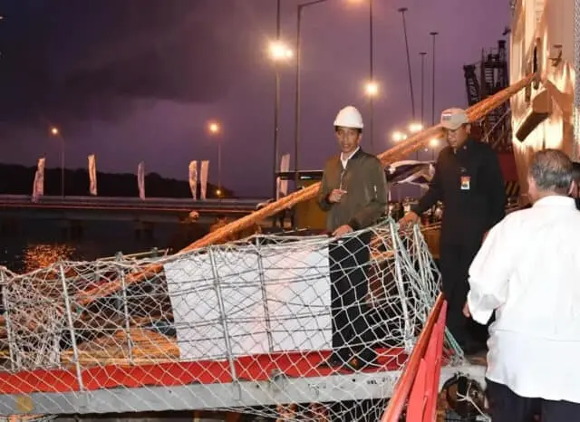 Pengoperasionalan Kapal Listrik di NTT, Jokowi: Tidak Perlu Khawatir Kekurangan Listrik Lagi Pengoperasionalan Kapal Listrik di NTT, Jokowi: Tidak Perlu Khawatir Kekurangan Listrik Lagi