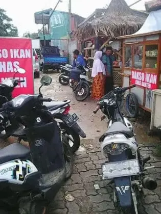 Buka Usaha Bakso Ikan dan Pecak Bandeng, Pondok Pesantren Ulul Albab Cetak Generasi Wirausaha