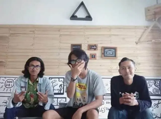 Pangkas Rambut “Doa Ibu” Spesialis Gaya Rockabilly Pangkas Rambut “Doa Ibu” Spesialis Gaya Rockabilly