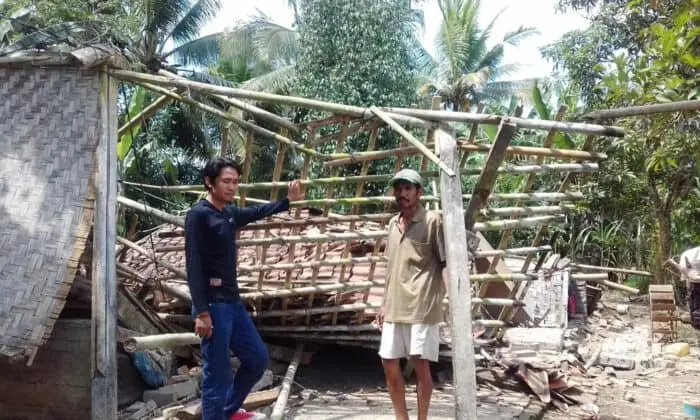 Rumah Keluarga Petani Roboh di Tengah Euforia Perayaan Menyambut Tahun Baru 2017