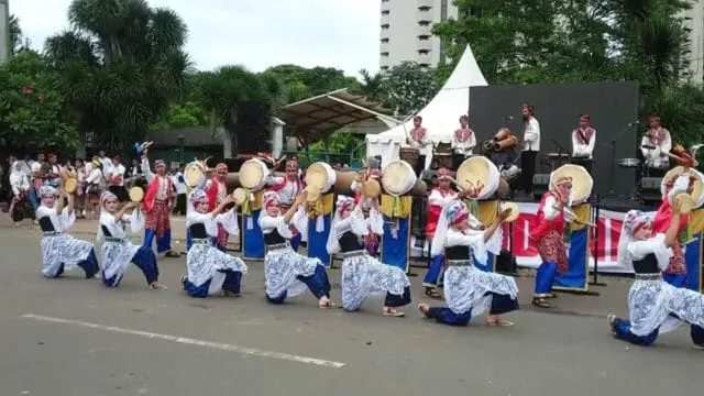 Sanggar Lebak Membara: Merawat Tradisi – Meruwat Generasi Sanggar Lebak Membara: Merawat Tradisi – Meruwat Generasi