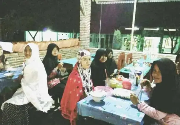 Buka Usaha Bakso Ikan dan Pecak Bandeng, Pondok Pesantren Ulul Albab Cetak Generasi Wirausaha