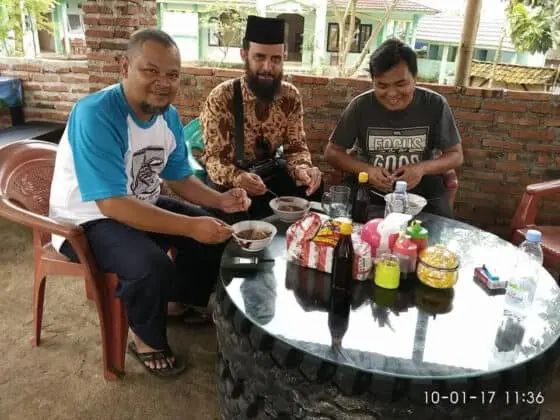 Buka Usaha Bakso Ikan dan Pecak Bandeng, Pondok Pesantren Ulul Albab Cetak Generasi Wirausaha
