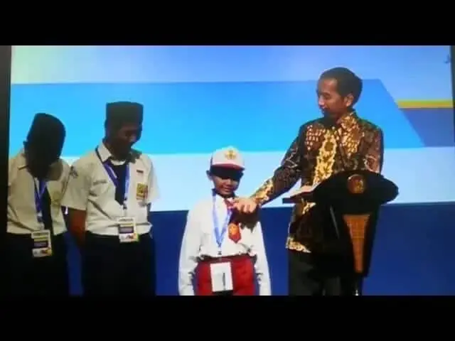 Ari Aditya Salah Sebut Ikan Tongkol di Depan Presiden Jokowi Ari Aditya Salah Sebut Ikan Tongkol di Depan Presiden Jokowi