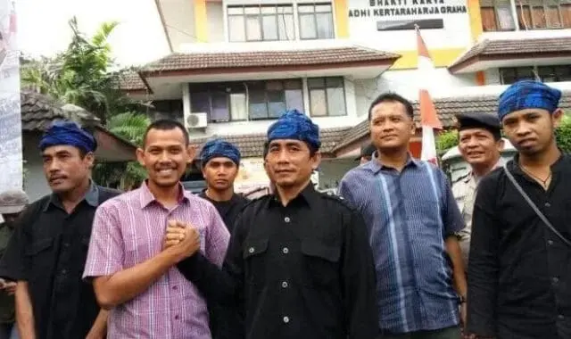 Masyarakat Baduy Pertanyakan Kecurangan Pilkada Banten Masyarakat Baduy Pertanyakan Kecurangan Pilkada Banten