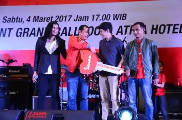 Telkomsel Berikan Hadiah Mobil BMW dan Vespa kepada Pelanggan Setia