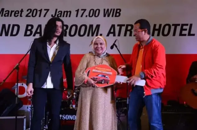 Telkomsel Berikan Hadiah Mobil BMW dan Vespa kepada Pelanggan Setia