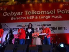 Telkomsel Berikan Hadiah Mobil BMW dan Vespa kepada Pelanggan Setia Telkomsel Berikan Hadiah Mobil BMW dan Vespa kepada Pelanggan Setia