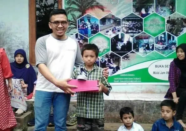 Pegiat Literasi Usung Gerakan 1000 Pasang Sepatu Baru untuk Siswa