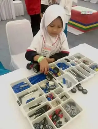 Santri Ponpes Assa&rsquo;adah Jadi Juara di Creativkids Robotic Competition 2017