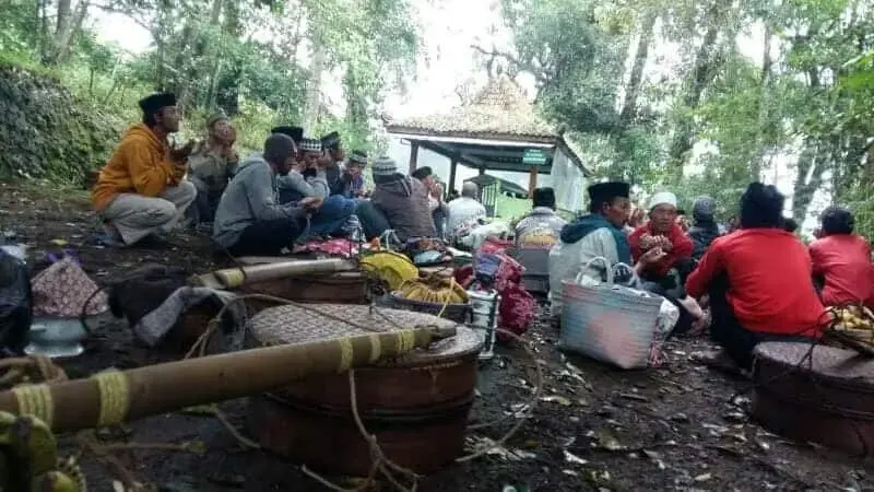 Adat tradisi "Rejepan" Wonosari Kabupaten Temanggung Adat tradisi "Rejepan" Wonosari Kabupaten Temanggung
