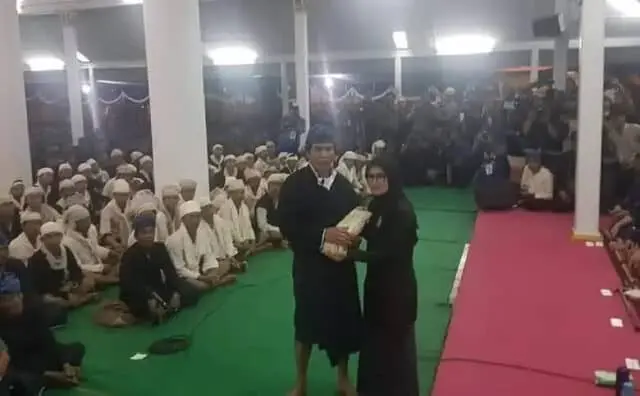 Dari Negeri Para Petapa Ritual Seba Baduy Datangi Ibu Gede Iti Octavia Jayabaya Dari Negeri Para Petapa Ritual Seba Baduy Datangi Ibu Gede Iti Octavia Jayabaya