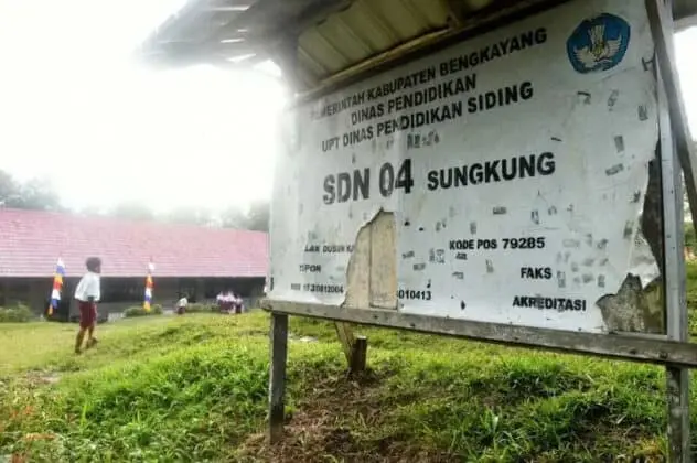 Bantuan Perlengkapan Sekolah dari Presiden Jokowi Sampai ke Anak-Anak Bengkayang