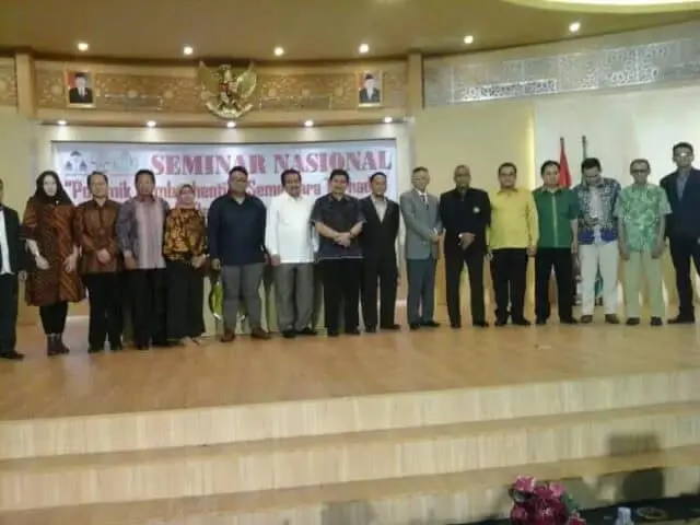 Polemik Pemberhentian Jabatan Kepala Daerah Berstatus Terdakwa Polemik Pemberhentian Jabatan Kepala Daerah Berstatus Terdakwa