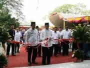 Gubernur Banten Wahidin Halim Meresmikan Masjid An-Nur SMK Negeri 2 Kota Serang Gubernur Banten Wahidin Halim meresmikan masjid An-Nur SMK Negeri 2 Kota Serang
