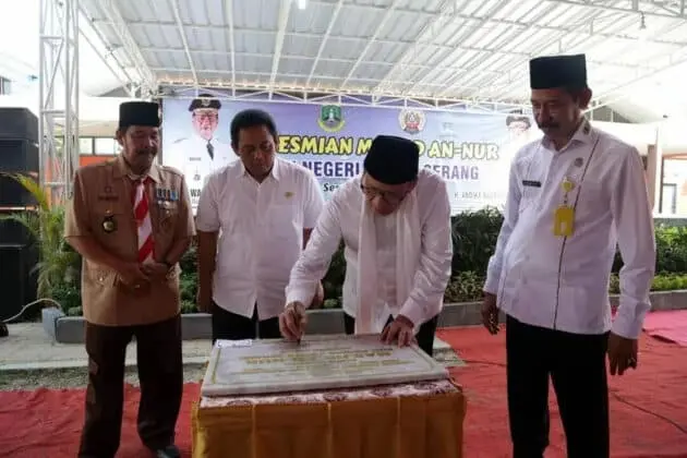 Gubernur Banten Wahidin Halim meresmikan masjid An-Nur SMK Negeri 2 Kota Serang