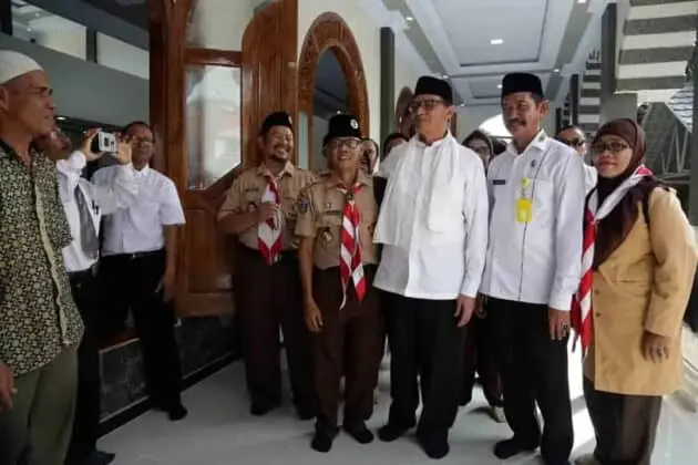 Gubernur Banten Wahidin Halim meresmikan masjid An-Nur SMK Negeri 2 Kota Serang