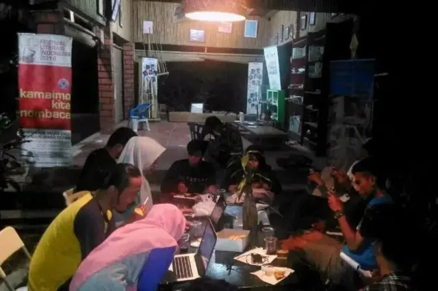 Gagas Jurnal Kampung, Pesta Gorengan Temani Bincang Malam Para Pengelola TBM Gagas Jurnal Kampung, Pesta Gorengan Temani Bincang Malam Para Pengelola TBM