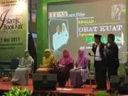KH Adrian Mafatihullah Kariem Bedah Buku ‘Lepas dari Lapas Hidup’ di Islamic Book Fair 2017 KH Adrian Mafatihullah Kariem Bedah Buku ‘Lepas dari Lapas Hidup’ di Islamic Book Fair 2017